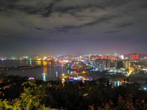 形容海南夜景的句子
