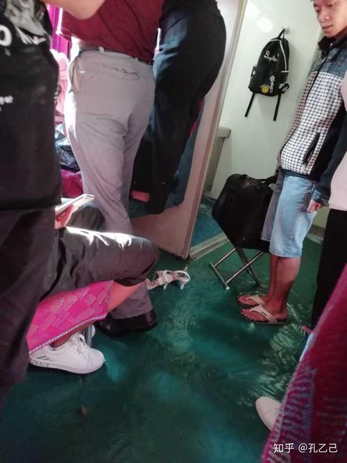 坐z6卧铺还要取票吗