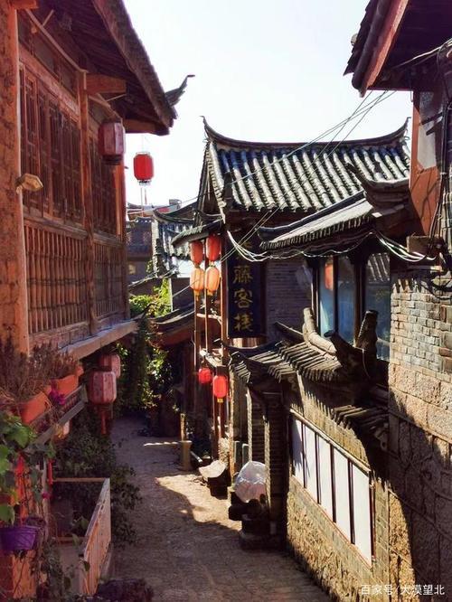 束河古镇哪个停车场方便