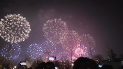 奥体中心有烟花吗