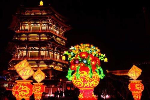 2023开封灯光秀开始时间