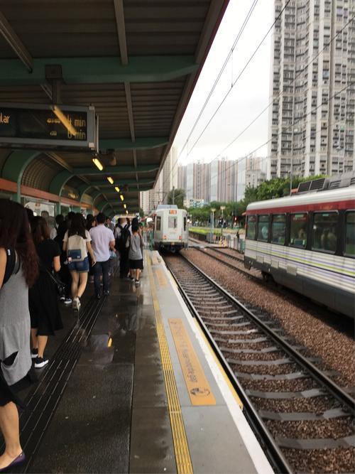 香港能用手机坐地铁吗