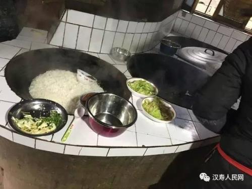 柴火饭需煮多长时间