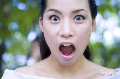 爱胡说八道的女人表现