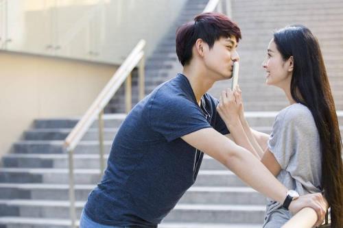 第一次怎么吻男生会让他心动