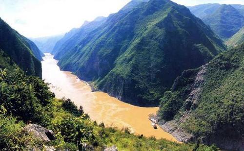 长江三峡是什么时候建成的
