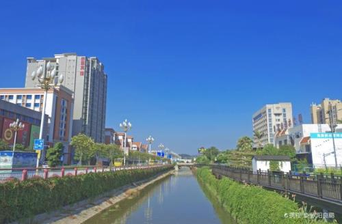 漳州芗城区离角美远吗