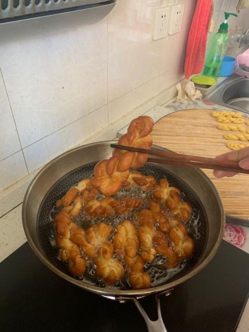 炸蜜花家庭做法