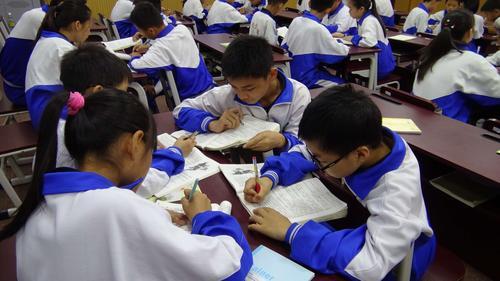 保定八一中学初中教学水平如何