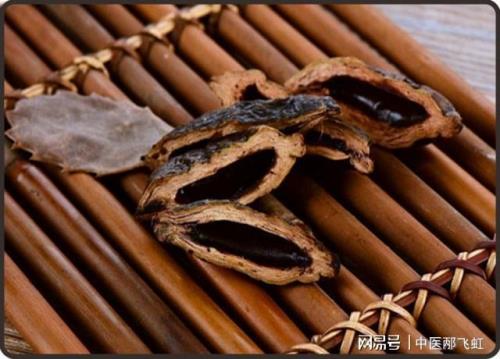 为什么吃槟榔要加石灰和叶子