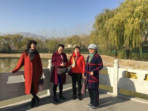 再过三十年我们来相会原唱