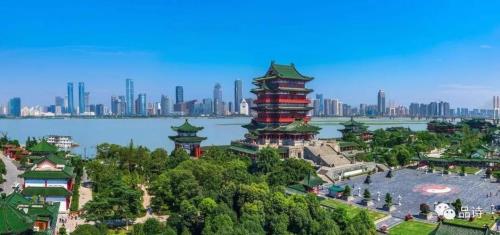 何时登临滕王阁