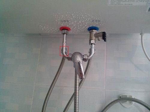 三滴热水器怎么排污水