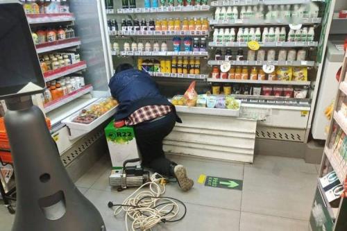 24小时便利店营业员累不累