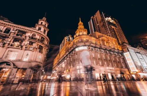 江汉路下雨天适合玩的地方