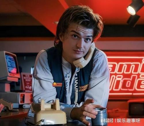 怪奇物语主角换过人吗