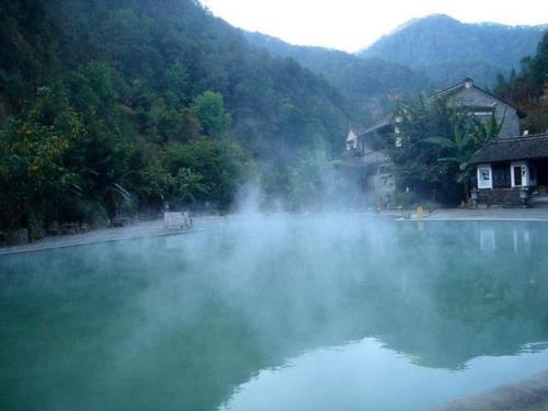 腾冲热海景区可以泡温泉吗