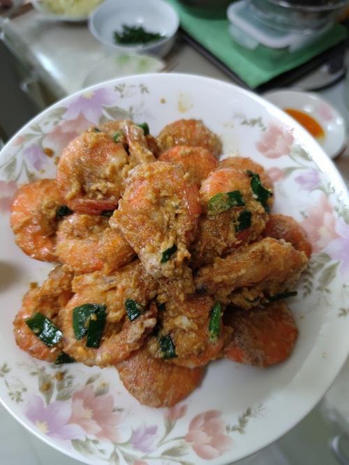 瓦煲焗虾的做法