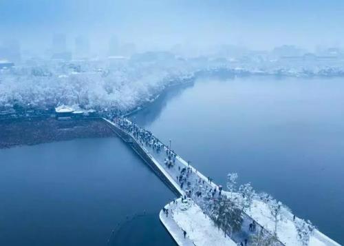 断桥残雪为什么叫断桥残雪