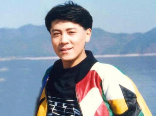 解晓东和蔡国庆谁长的最帅