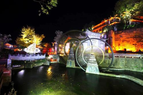 写丽江古城夜景的句子