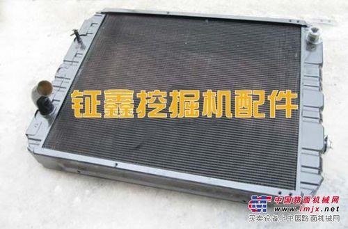 挖机副水箱水满有影响吗