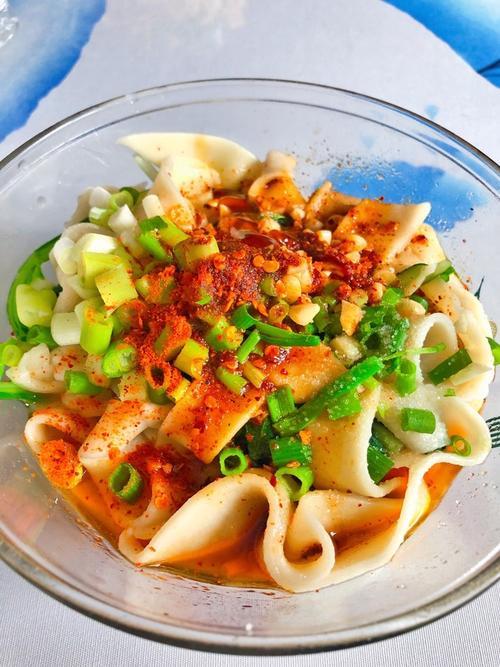 油泼面是怎么做的