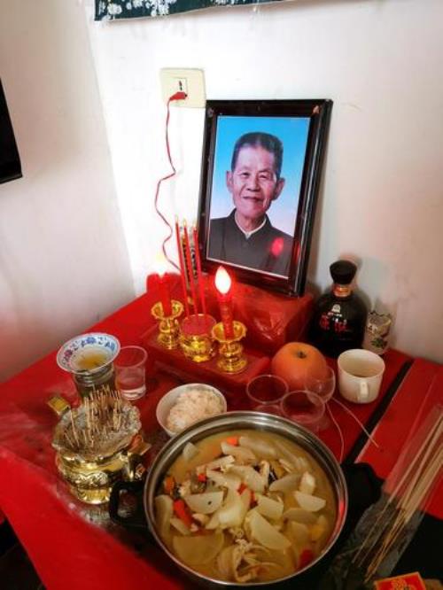 头七晚上供饭吗