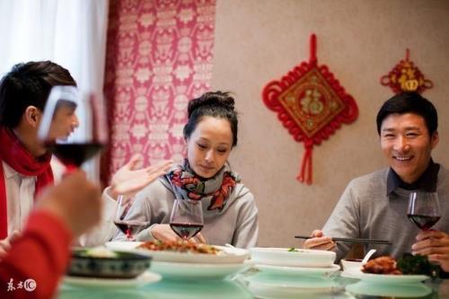 未来女婿第一次来给见面礼吗
