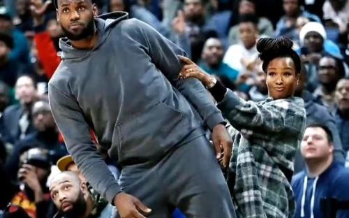 詹姆斯妻子萨瓦娜身高