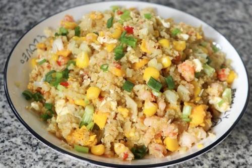 如何生米炒饭
