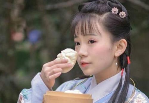 古代婢女怎么称呼府里王爷