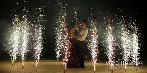 没放完的烟花怎么处理