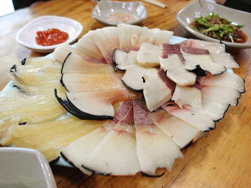 鲸鱼肉什么味道