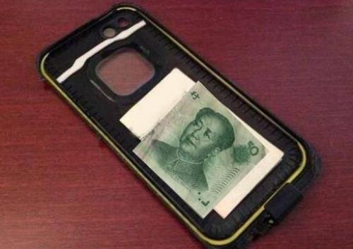 现金放在手机壳后面怎么叠