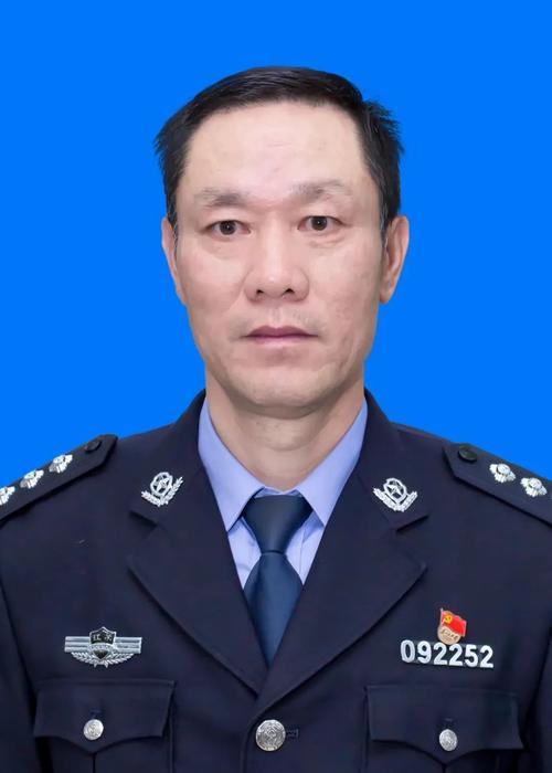 三级高级警长晋升二级需几年