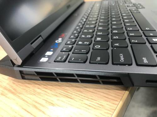 联想拯救者R9000p为什么关机键盘还亮